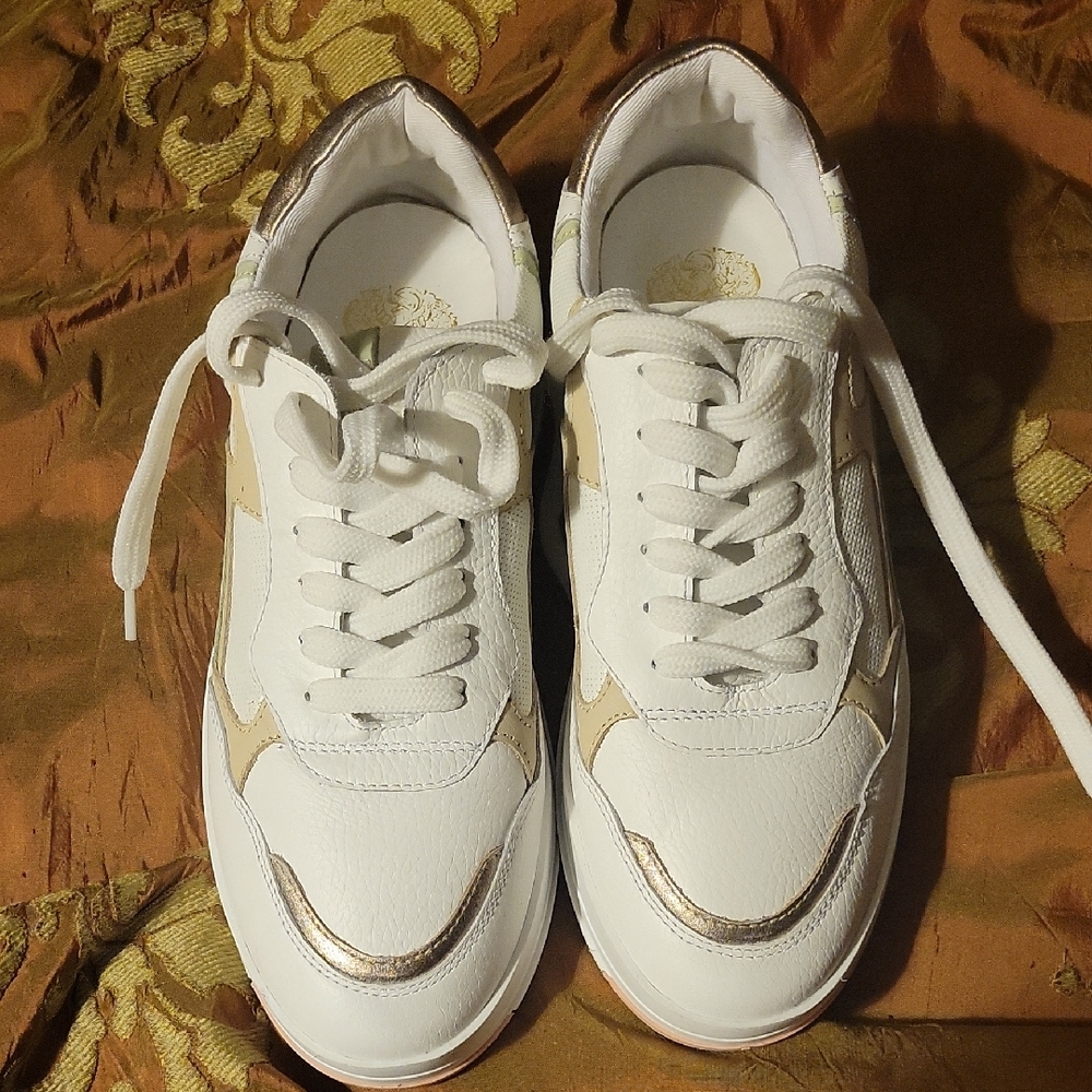 Vince Camuto Bucken Leather Women's Sneakers